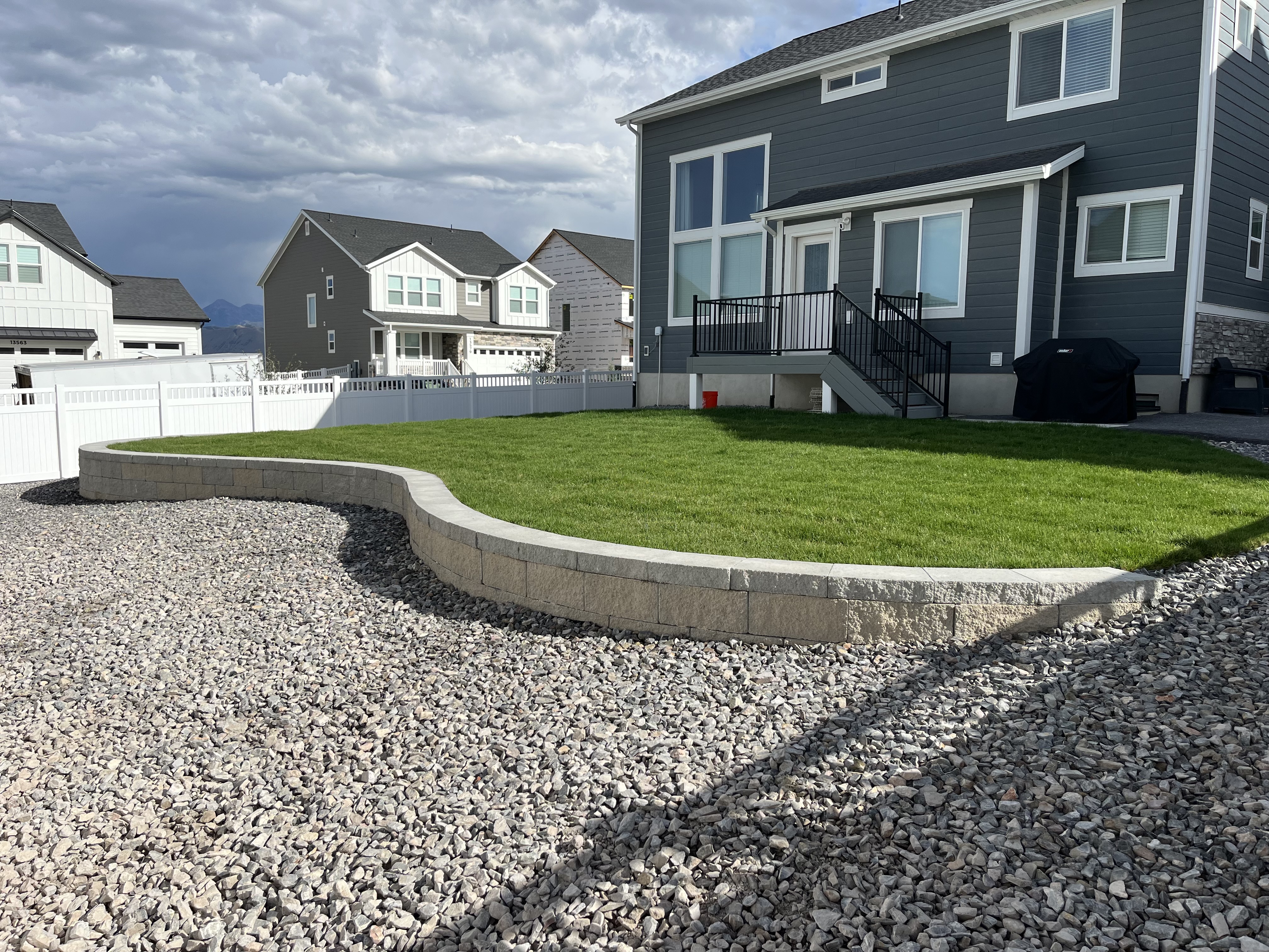 Retaining Walls & Hardscape