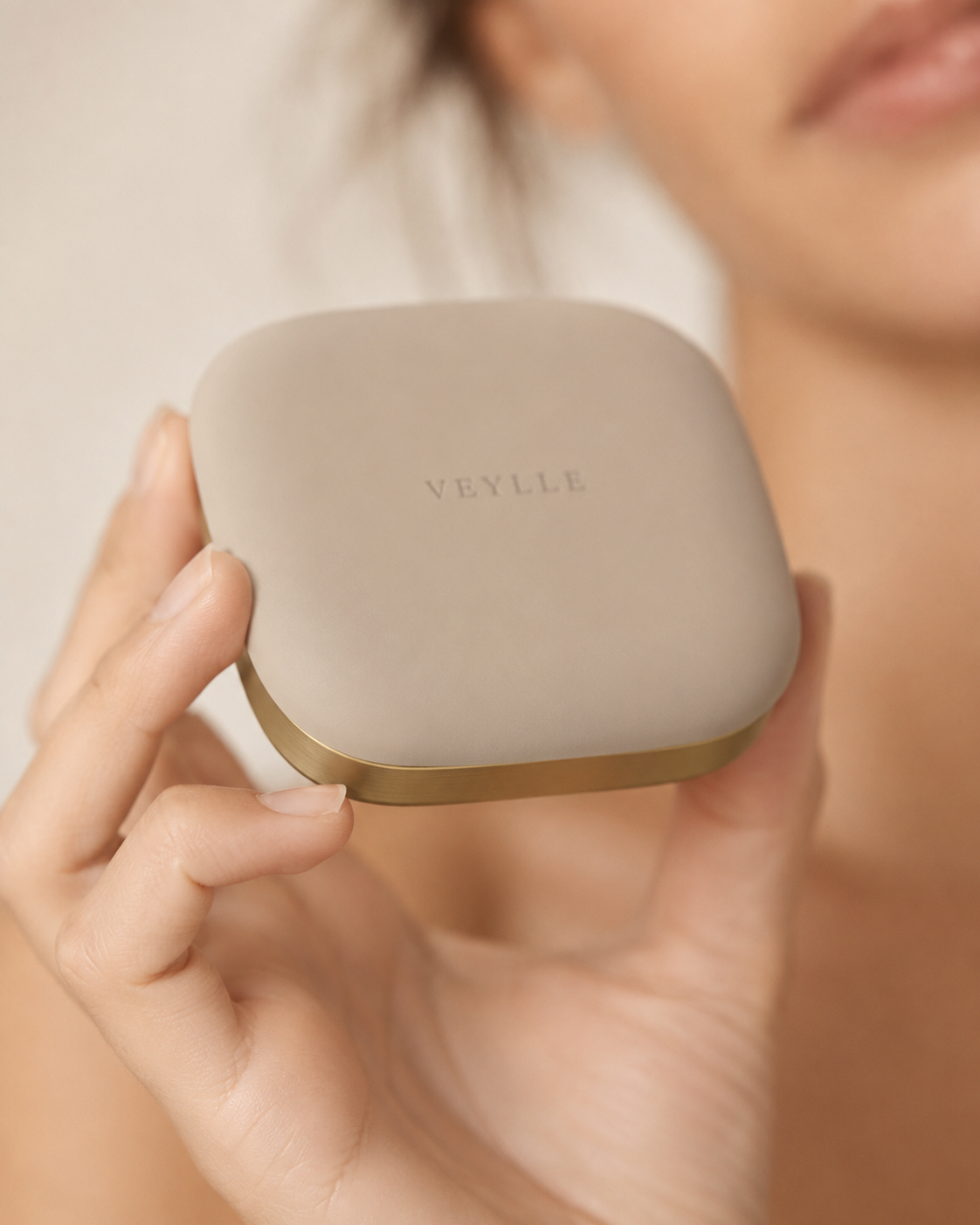 Underbloom refillable compact