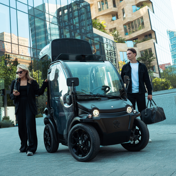 Birò electric vehicle in city