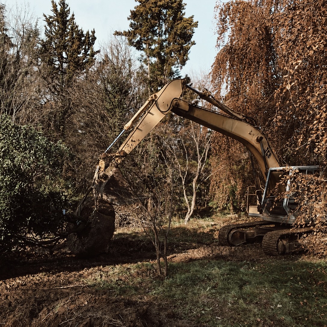 Escavatore al lavoro in cantiere