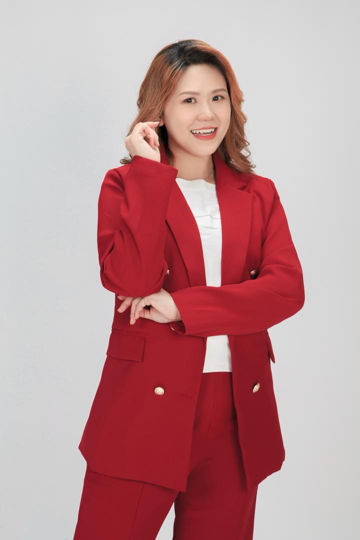 Vivi Chew - District Manager