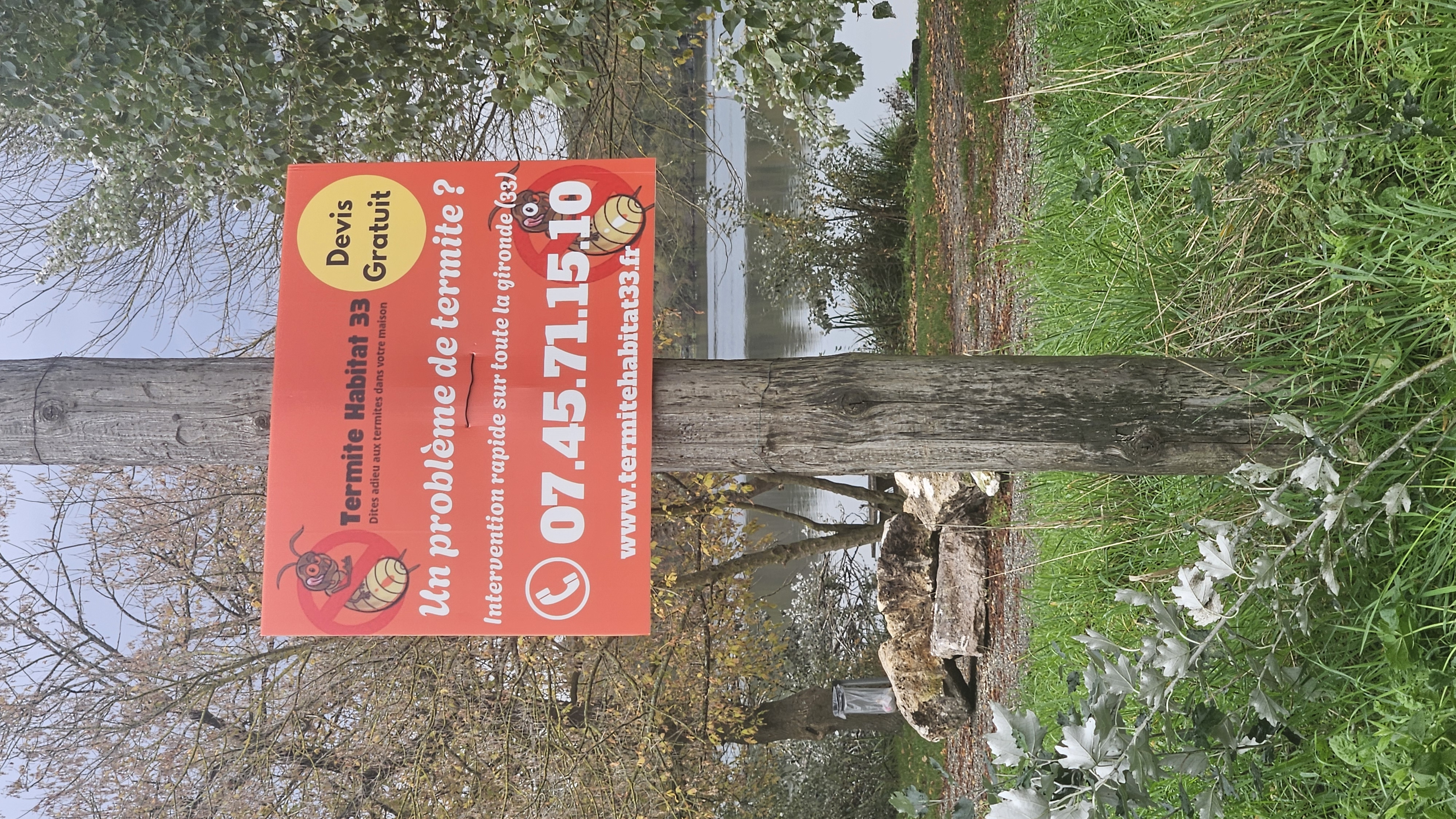 Panneau d'information Termite Habitat 33 installé en Gironde