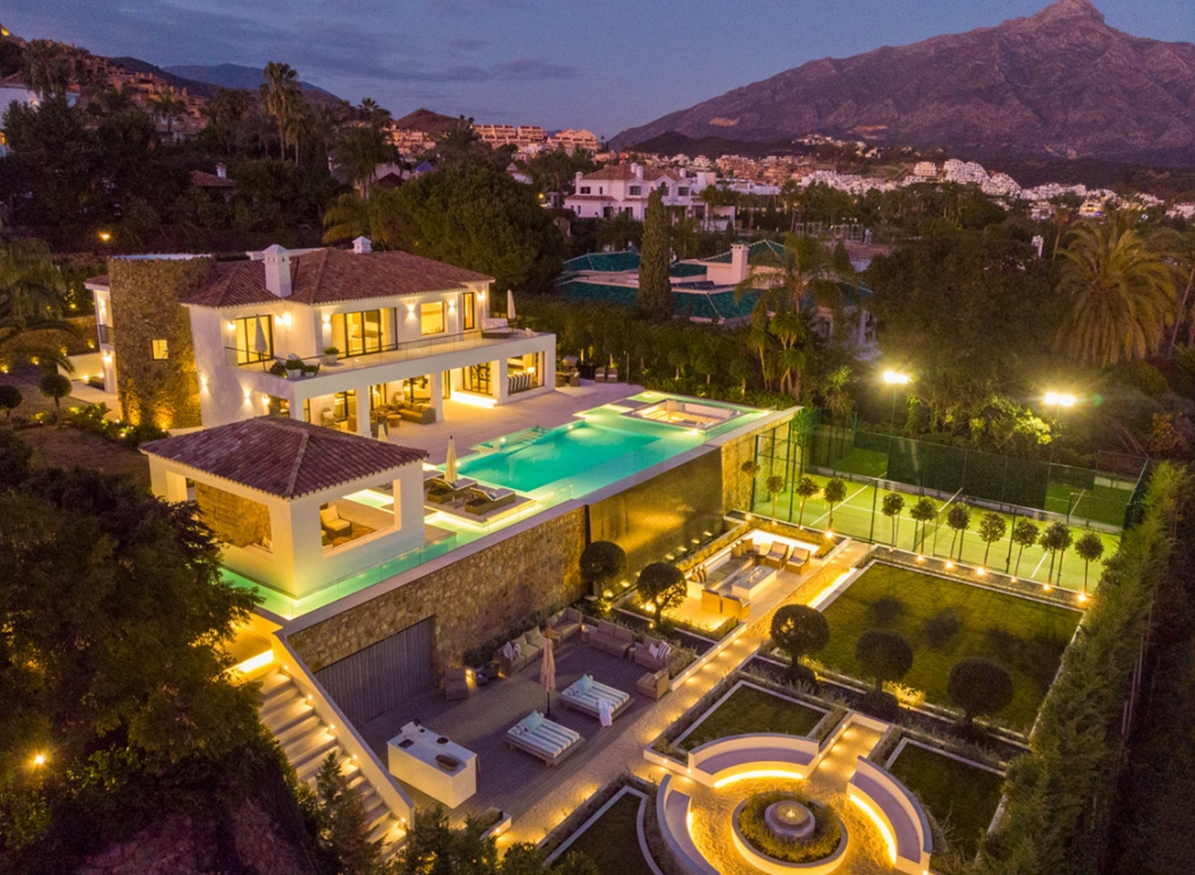 Modern luxury villa in Marbella with sea view and infinity pool Costa del Sol