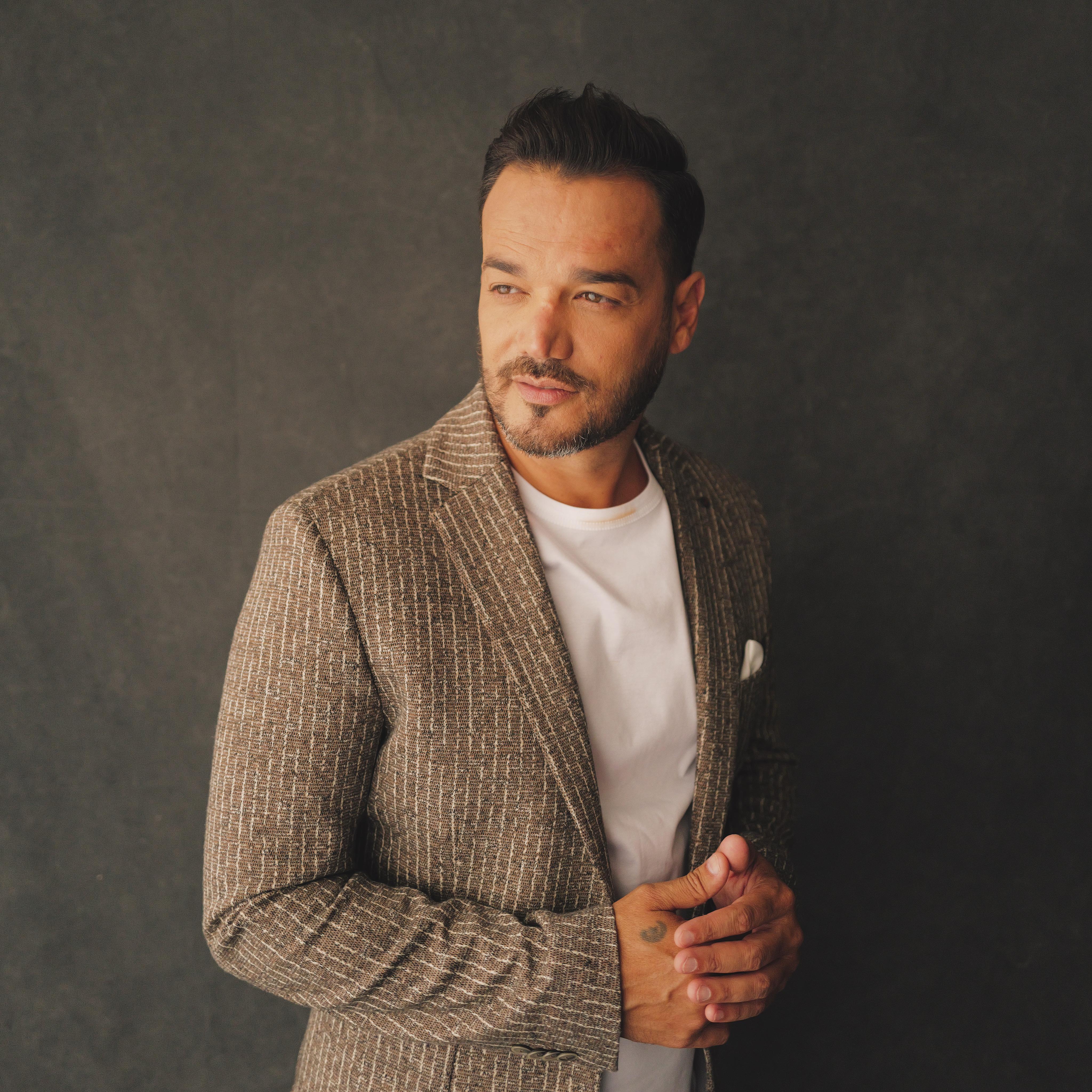 Daniel Lopes Editorial · Pinstripe